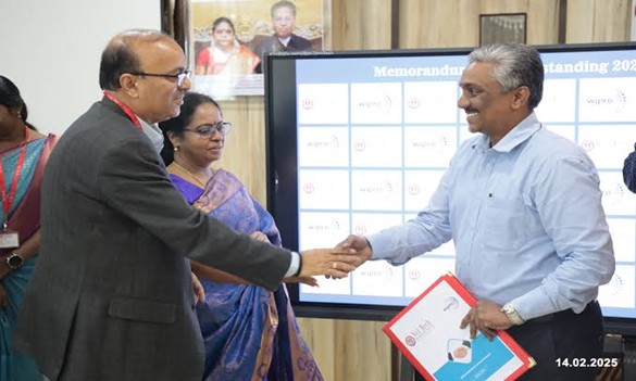 Exchange of MoU documents between Vel Tech and Wipro